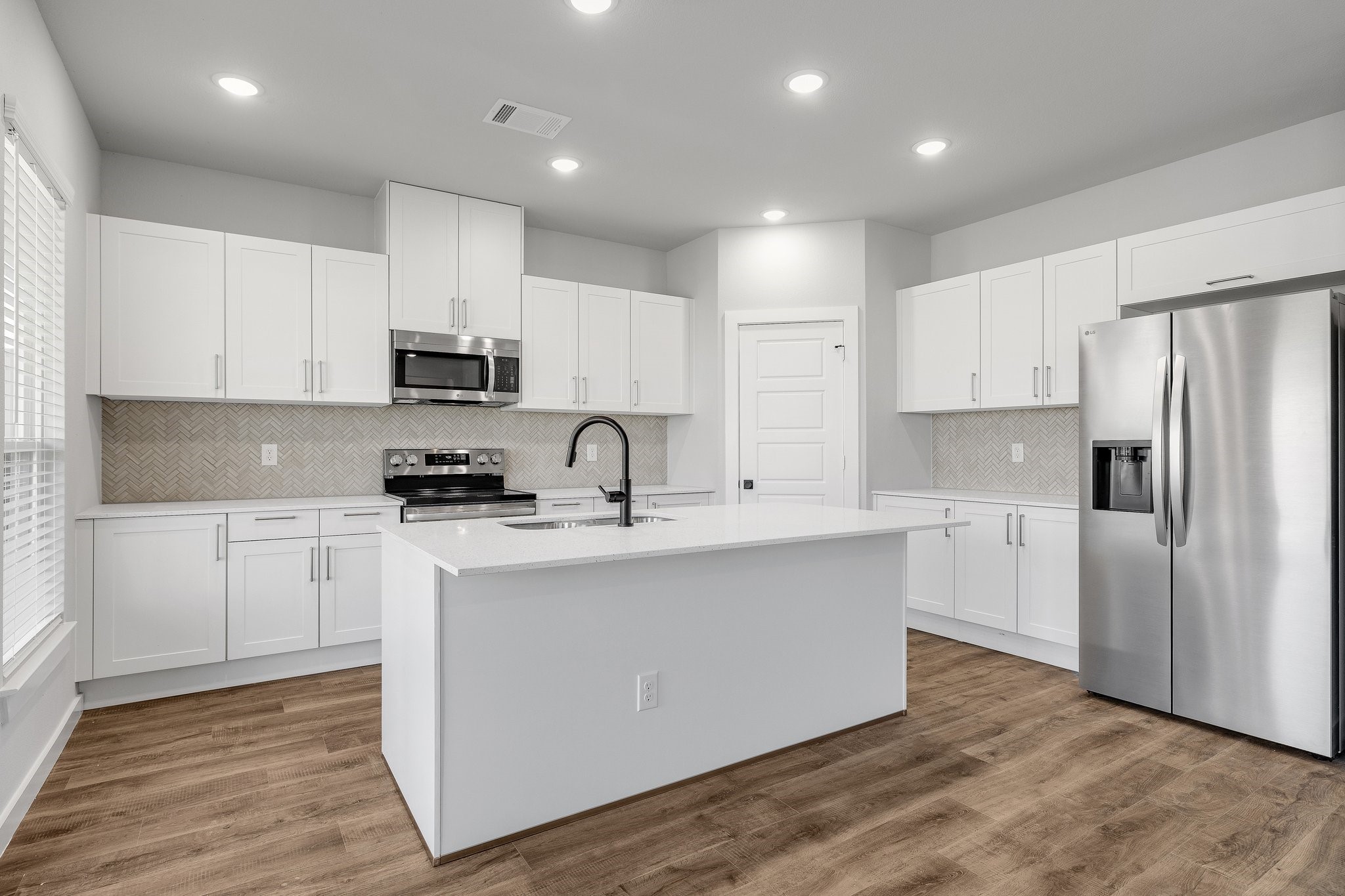 7050-7052 Guilford Court , Midlothian, TX, 76065 | 20876144 | Realty Texas LLC