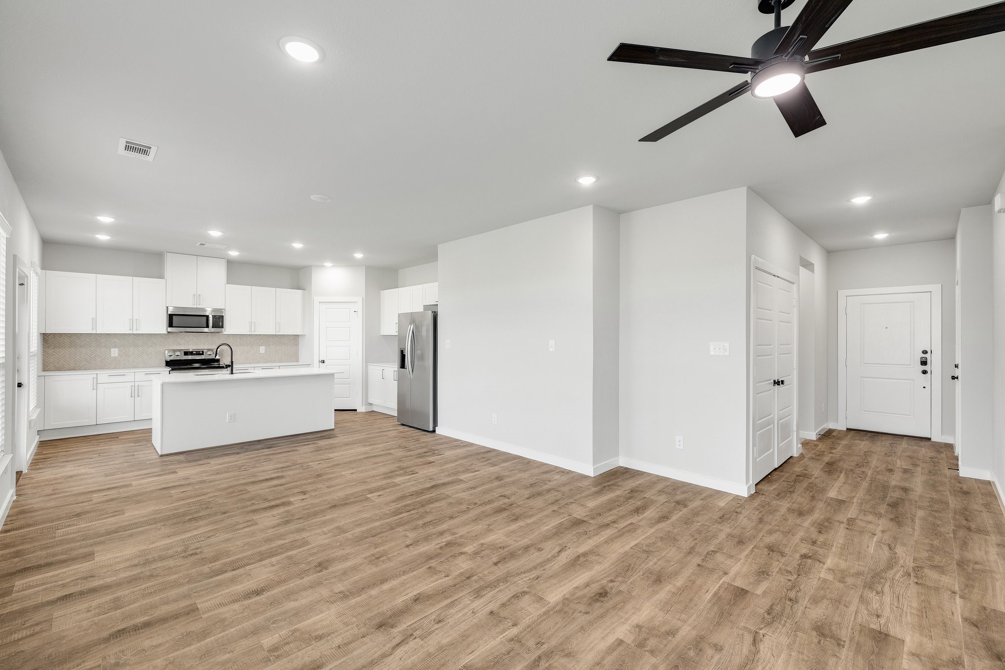 7050-7052 Guilford Court , Midlothian, TX, 76065 | 20876144 | Realty Texas LLC