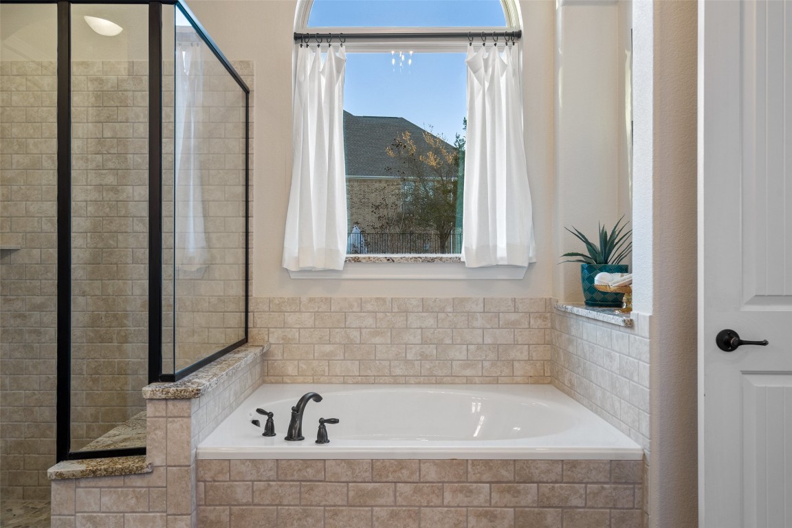 9525 Stratus Drive , Dripping Springs, TX, 78620 | 8949795 | Realty Texas LLC