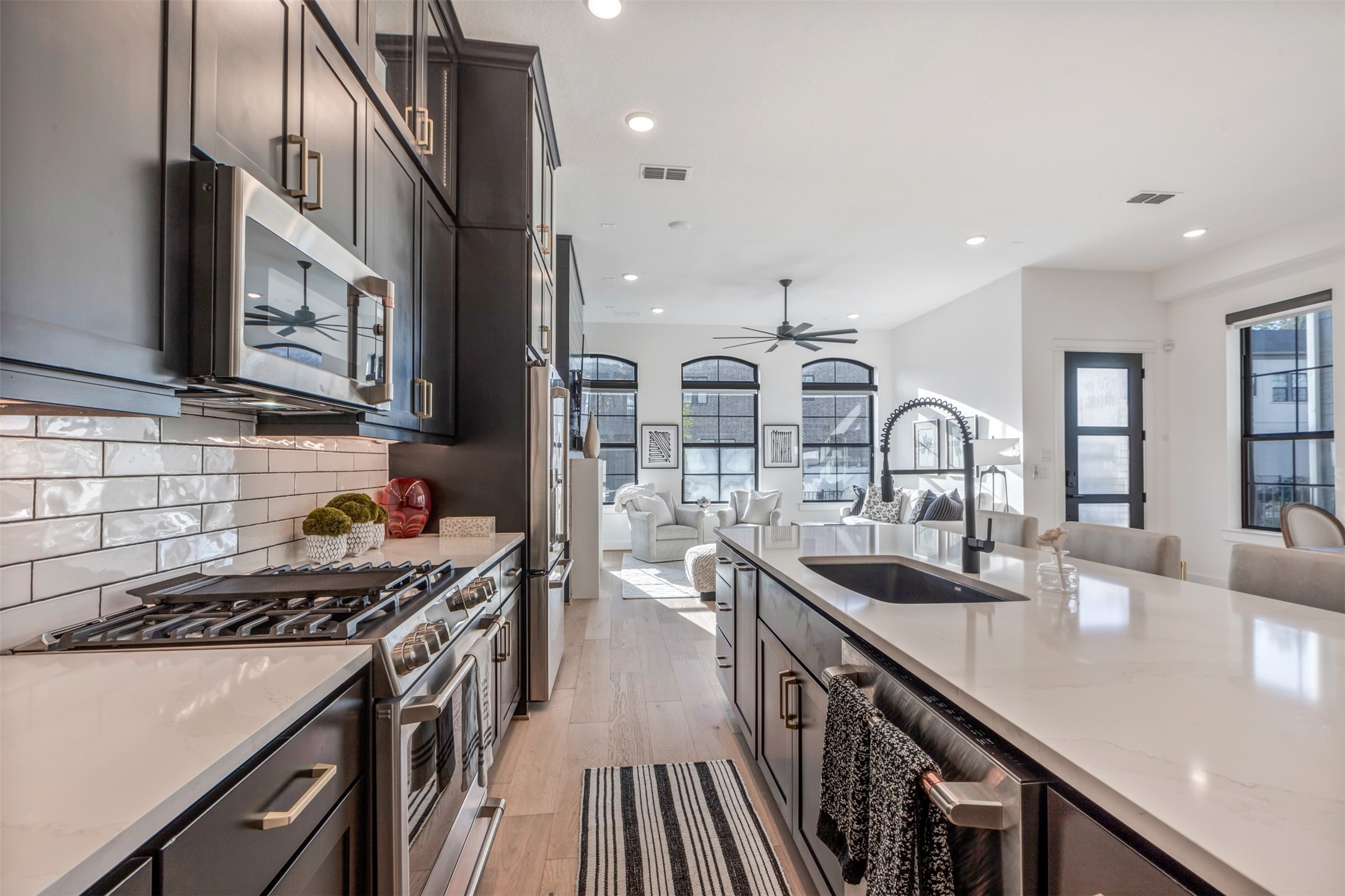27 Amerson Bay Way , The Woodlands, TX, 77380 | 64774796 | Realty Texas LLC