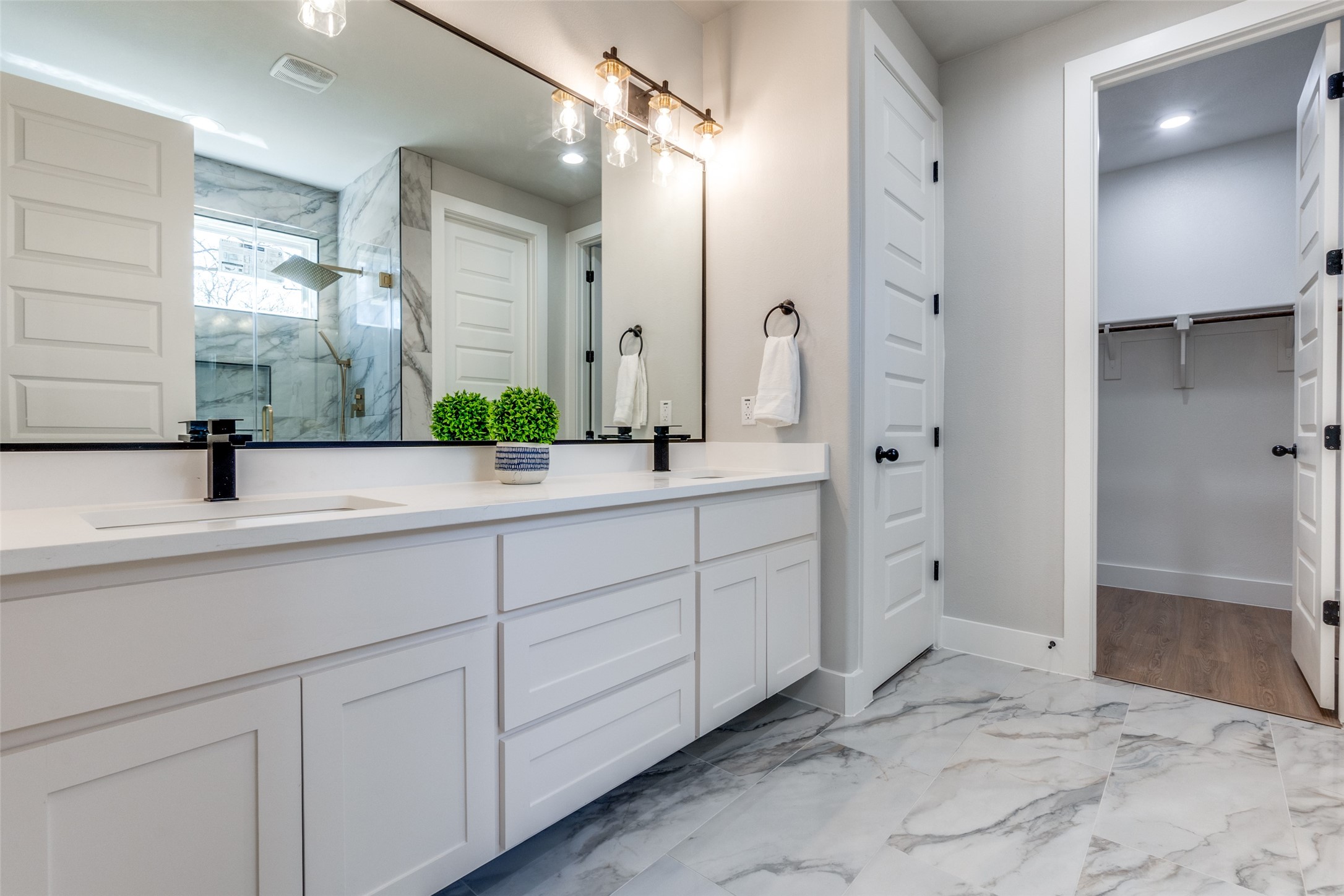 2419 Lawrence Street , Dallas, TX, 75215 | 20876610 | Realty Texas LLC