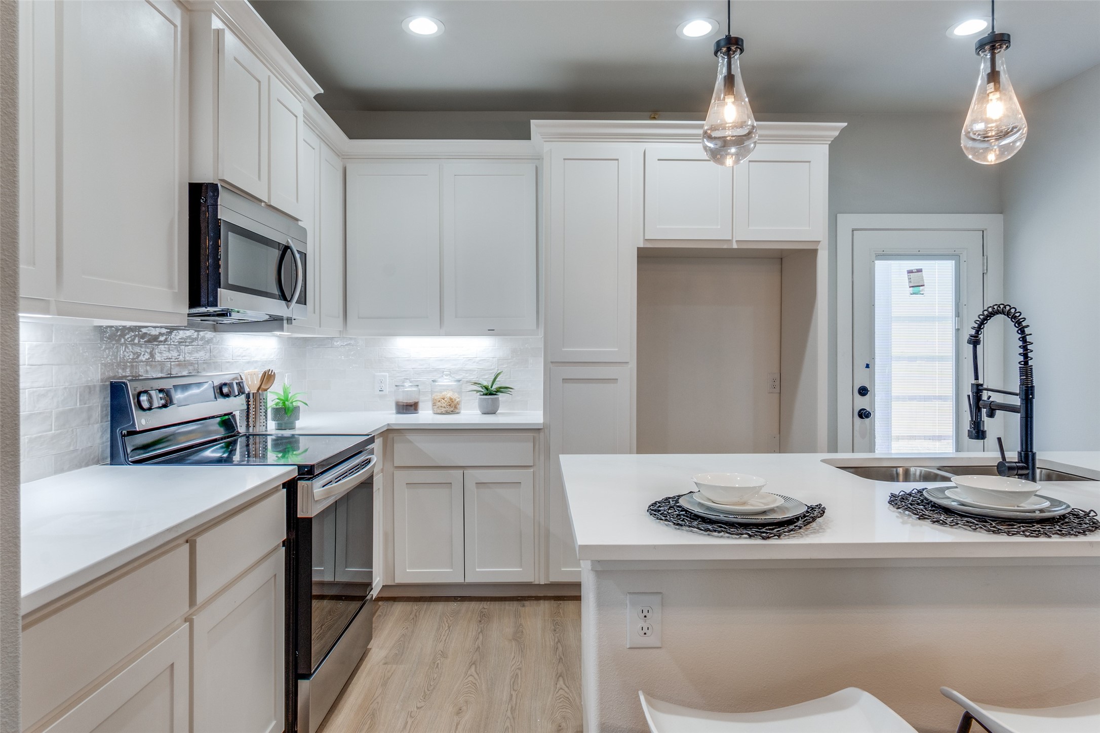 2419 Lawrence Street , Dallas, TX, 75215 | 20876610 | Realty Texas LLC