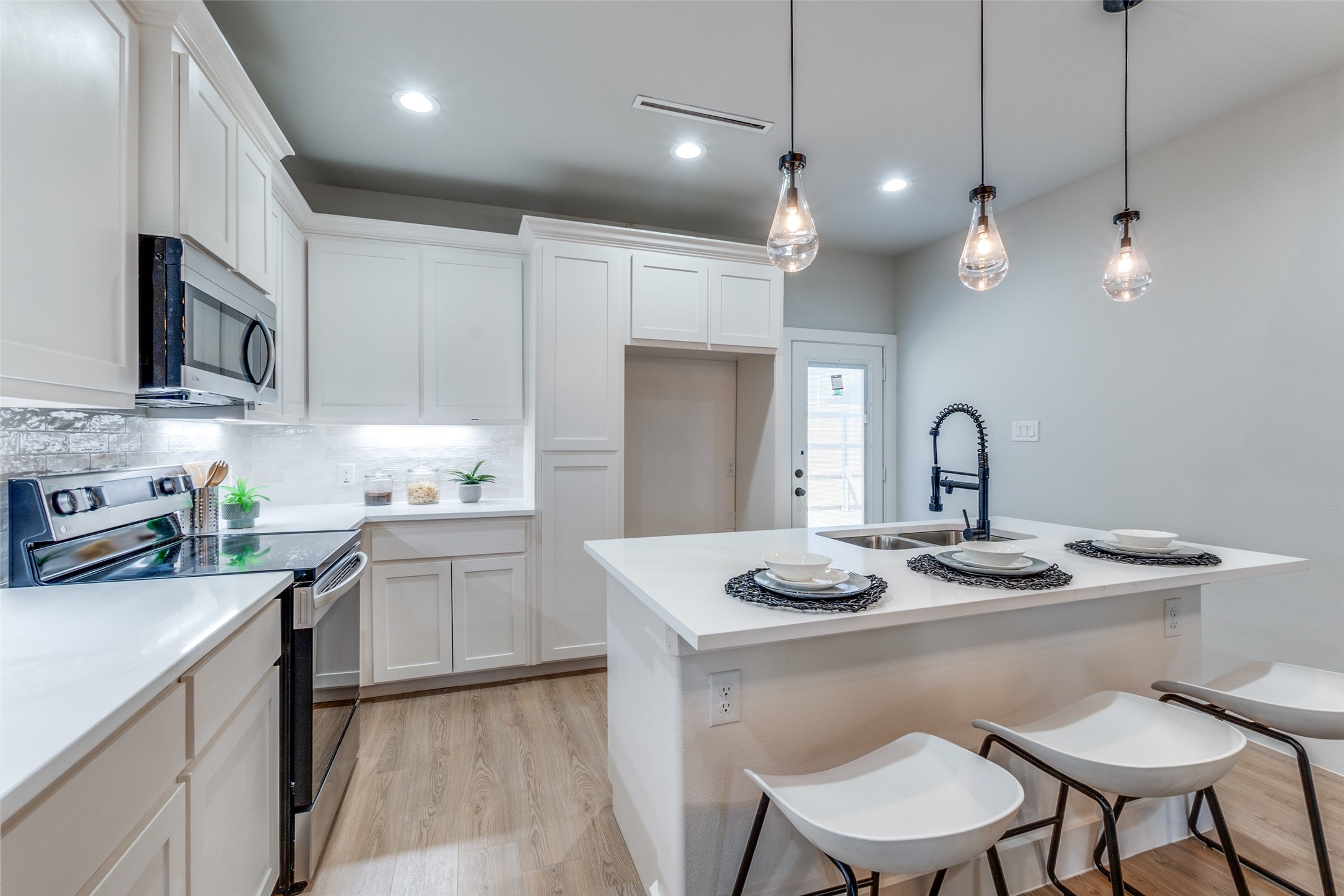 2419 Lawrence Street , Dallas, TX, 75215 | 20876610 | Realty Texas LLC