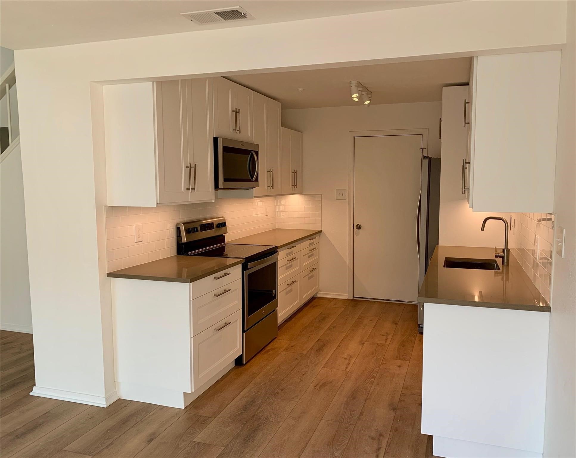 826 Canal Street , Irving, TX, 75063 | 20876970 | Realty Texas LLC