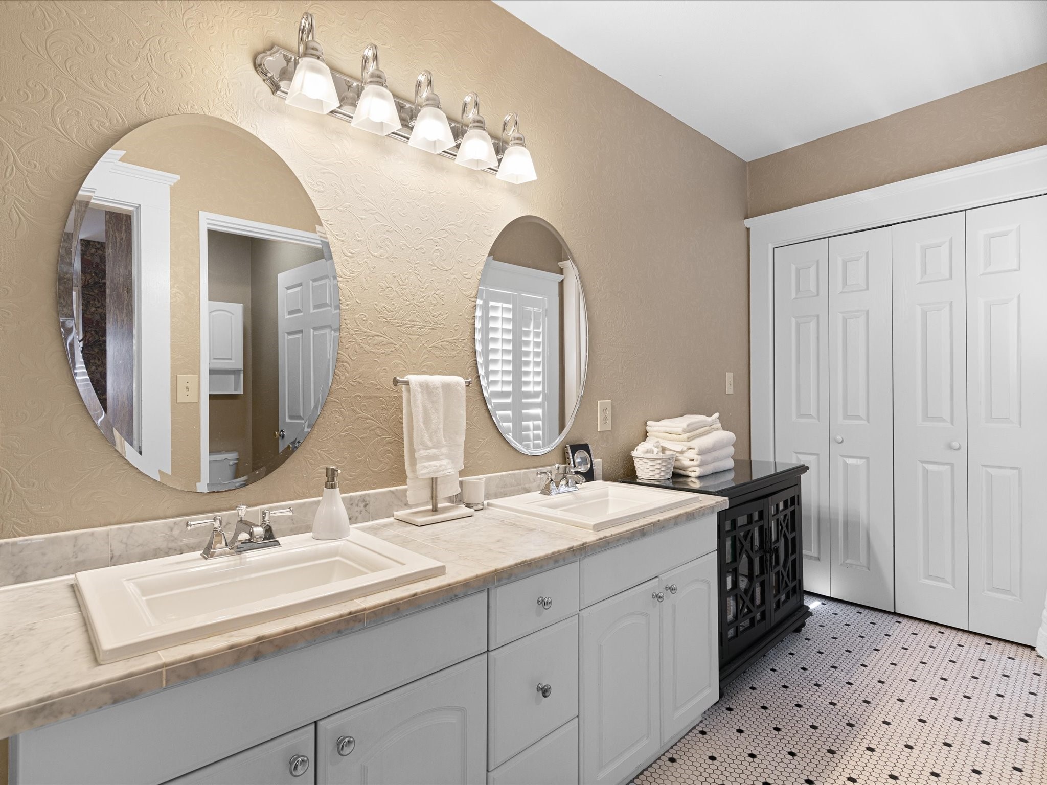 119 E University Avenue , Waxahachie, TX, 75165 | 20873941 | Realty Texas LLC