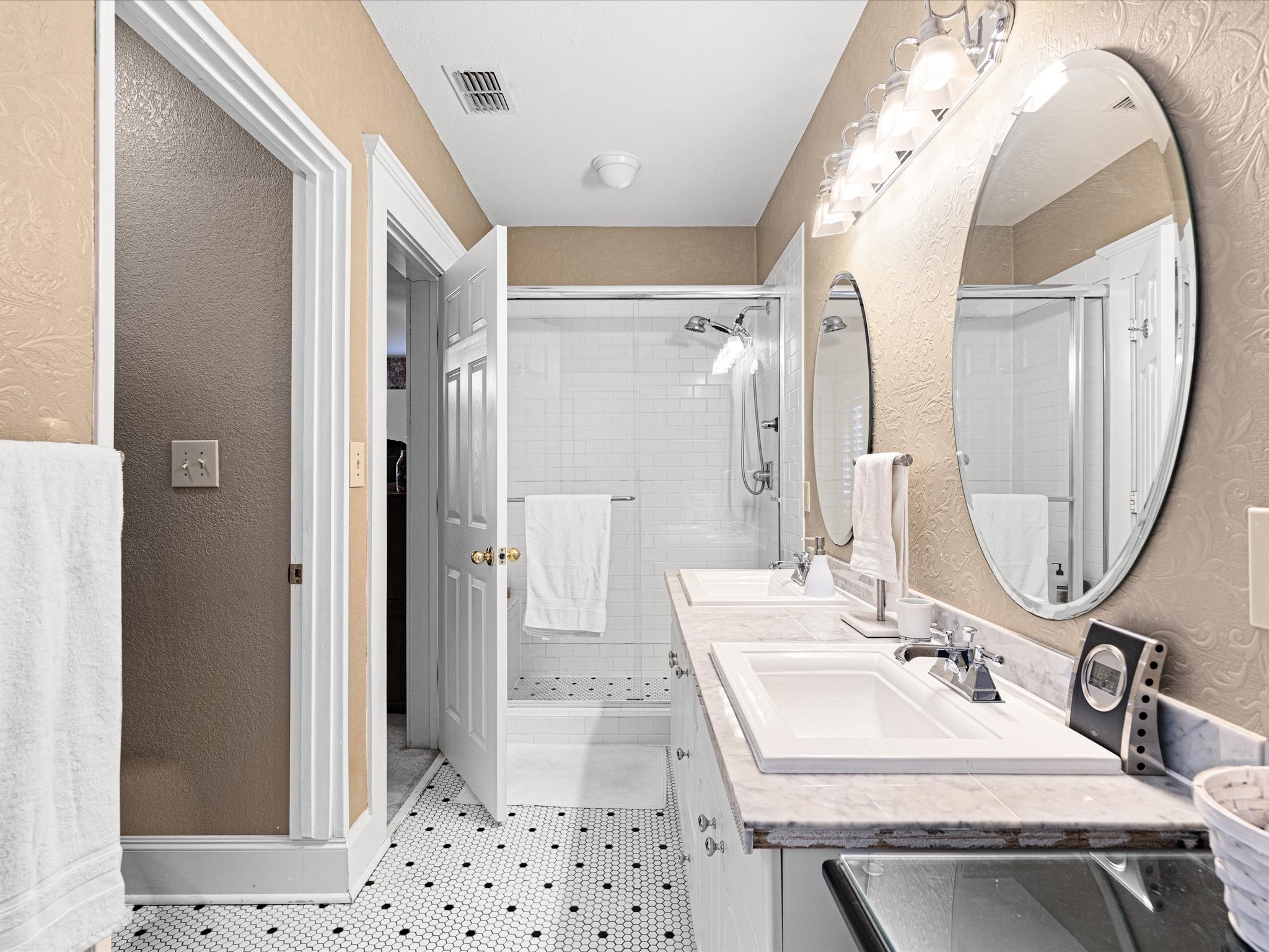 119 E University Avenue , Waxahachie, TX, 75165 | 20873941 | Realty Texas LLC