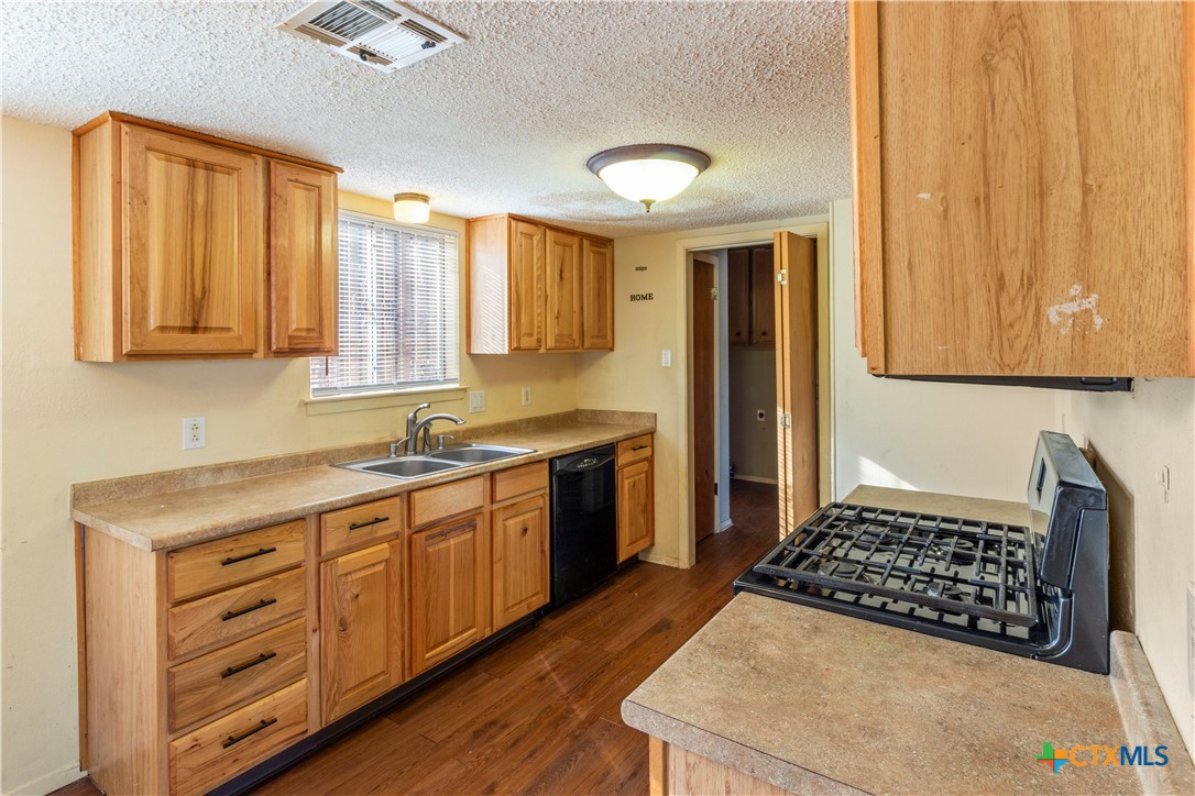 1141 Royal Crest Drive , Killeen, TX, 76549 | 572689 | Realty Texas LLC