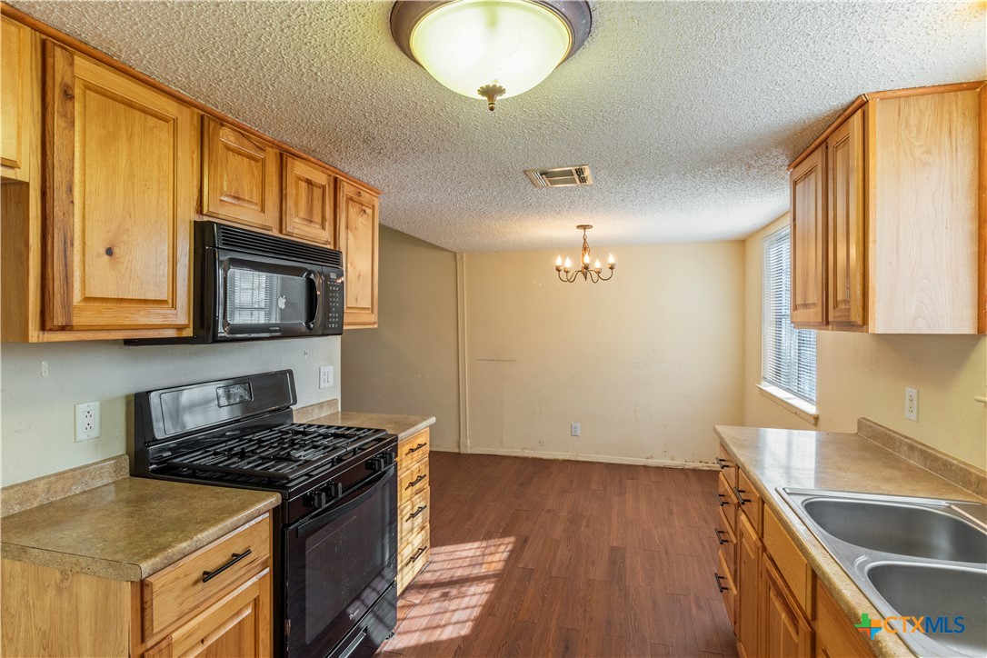 1141 Royal Crest Drive , Killeen, TX, 76549 | 572689 | Realty Texas LLC