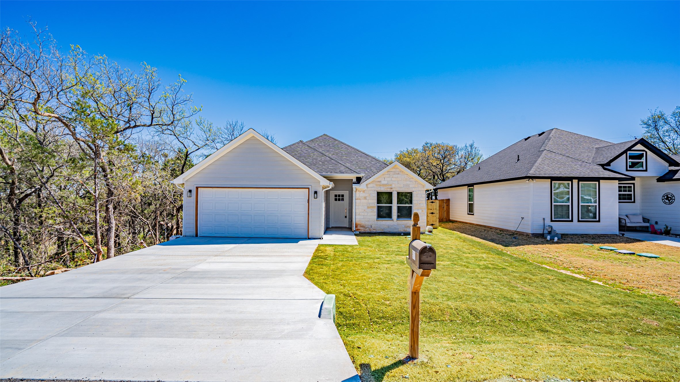 911 Devils River Drive , Granbury, TX, 76048 | 20877400 | Realty Texas LLC