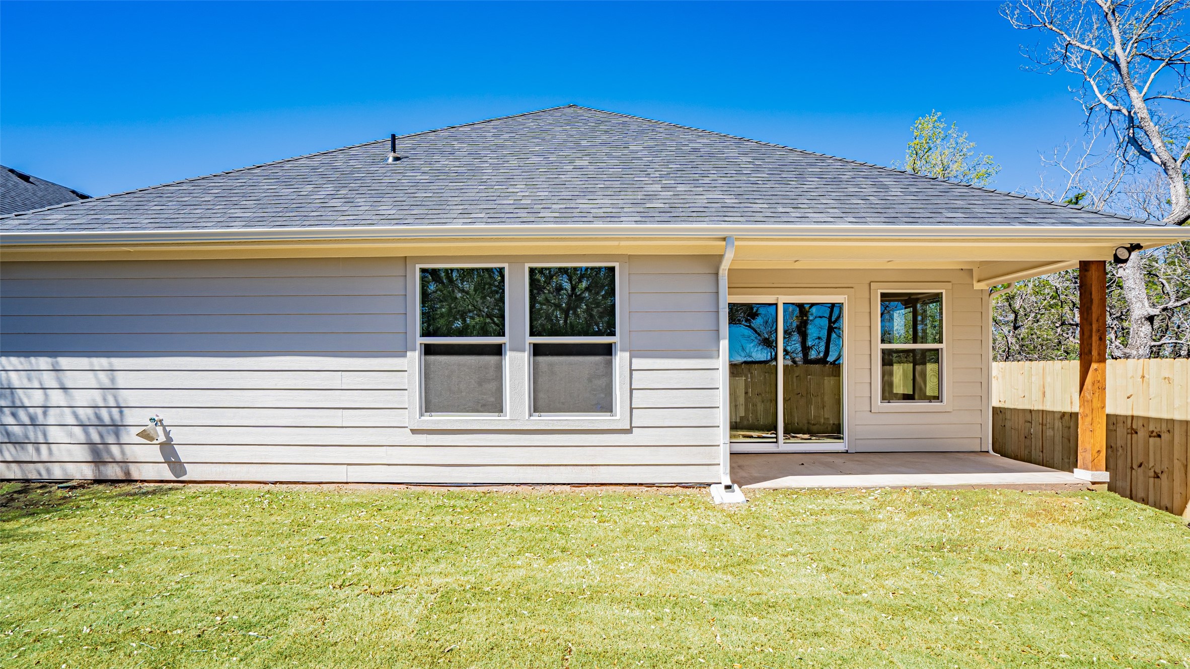 911 Devils River Drive , Granbury, TX, 76048 | 20877400 | Realty Texas LLC