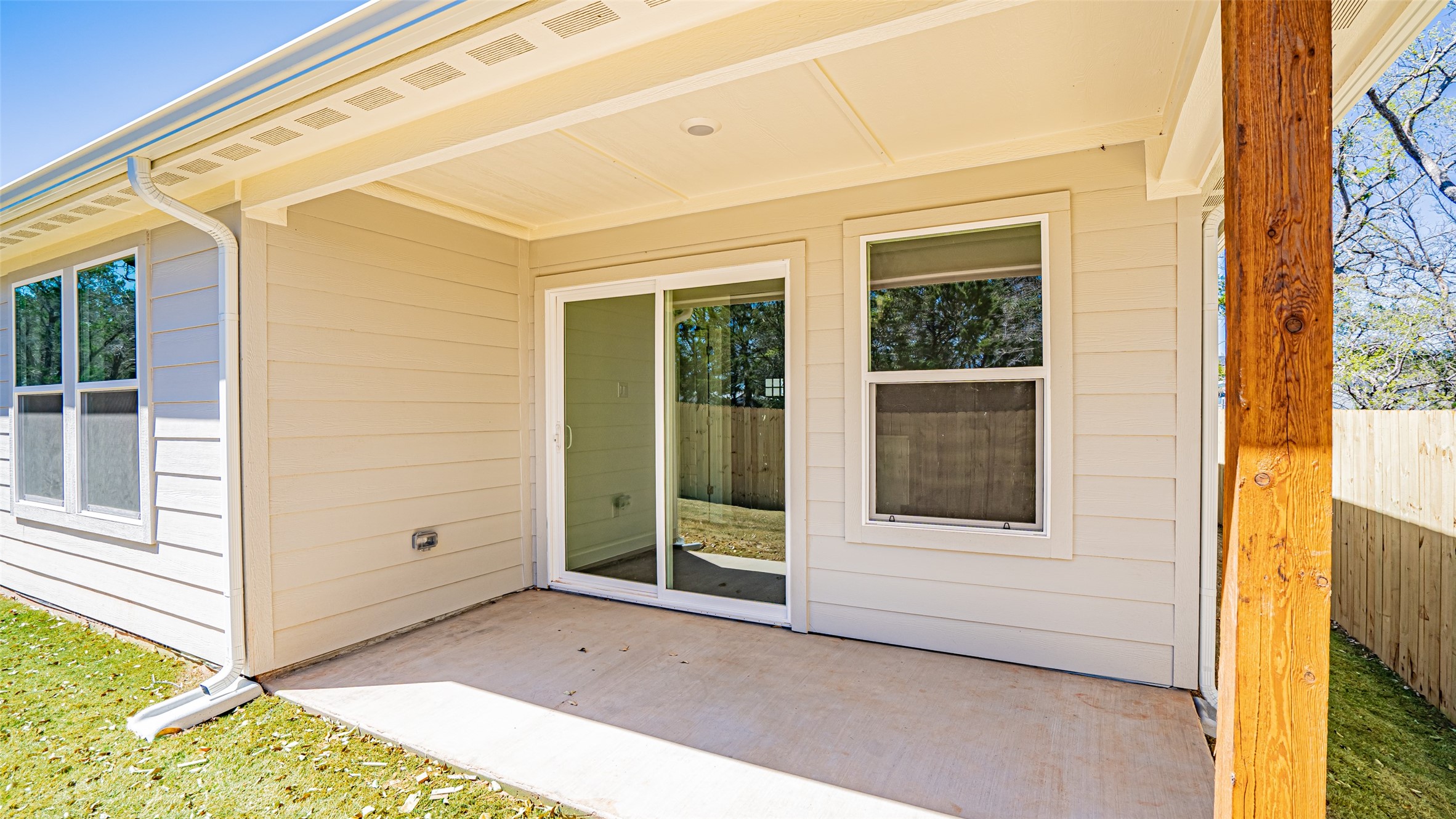 911 Devils River Drive , Granbury, TX, 76048 | 20877400 | Realty Texas LLC