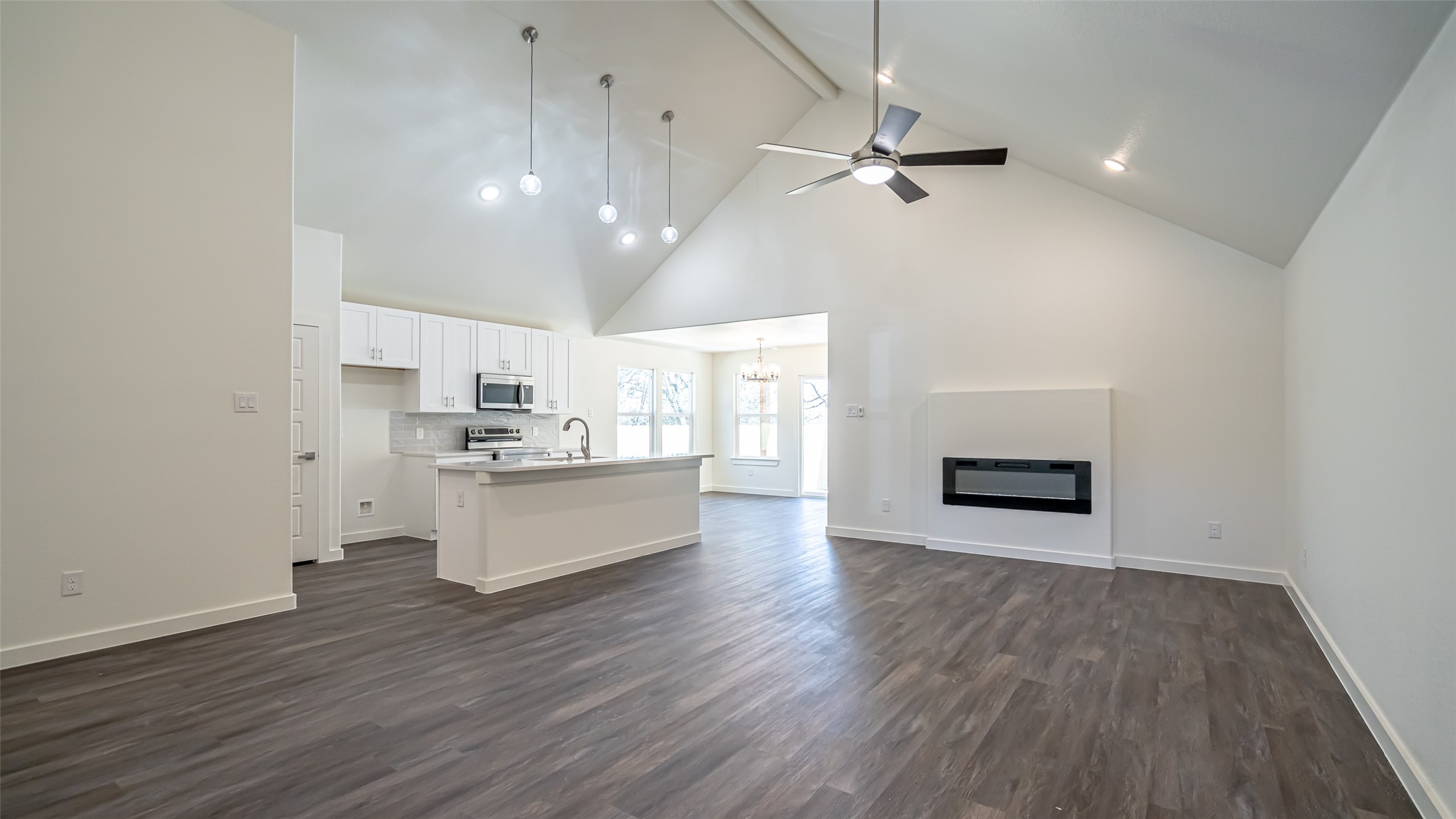 911 Devils River Drive , Granbury, TX, 76048 | 20877400 | Realty Texas LLC