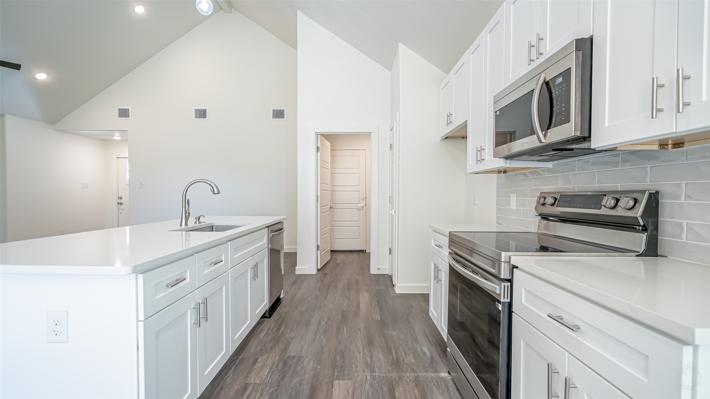 911 Devils River Drive , Granbury, TX, 76048 | 20877400 | Realty Texas LLC