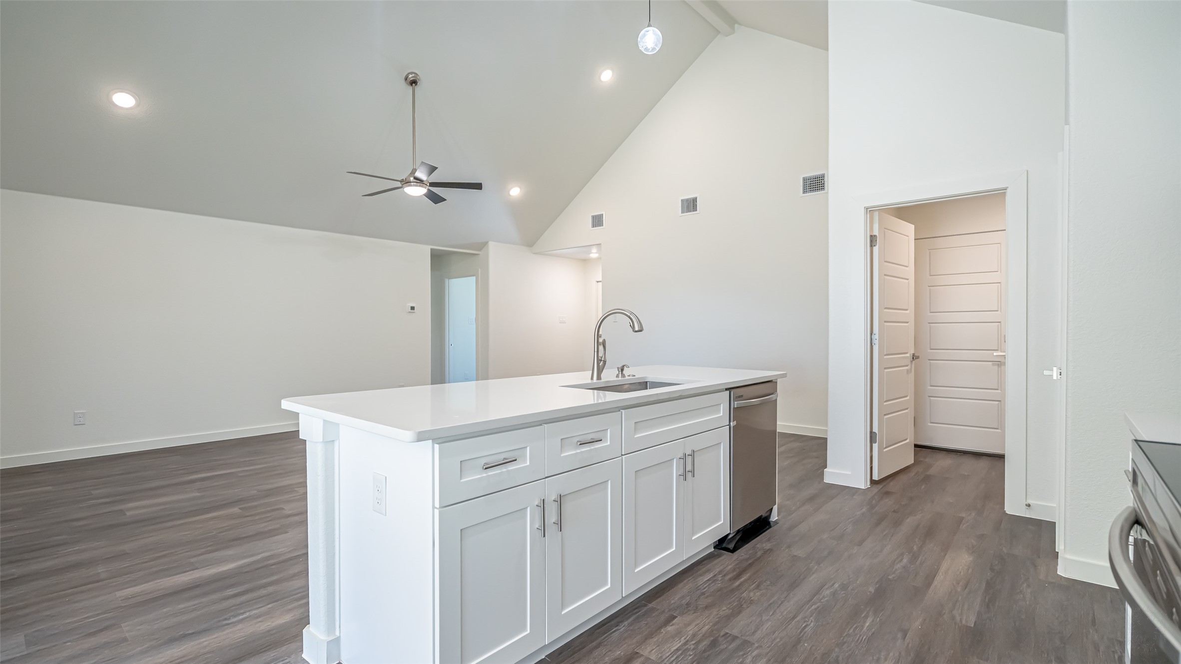 911 Devils River Drive , Granbury, TX, 76048 | 20877400 | Realty Texas LLC