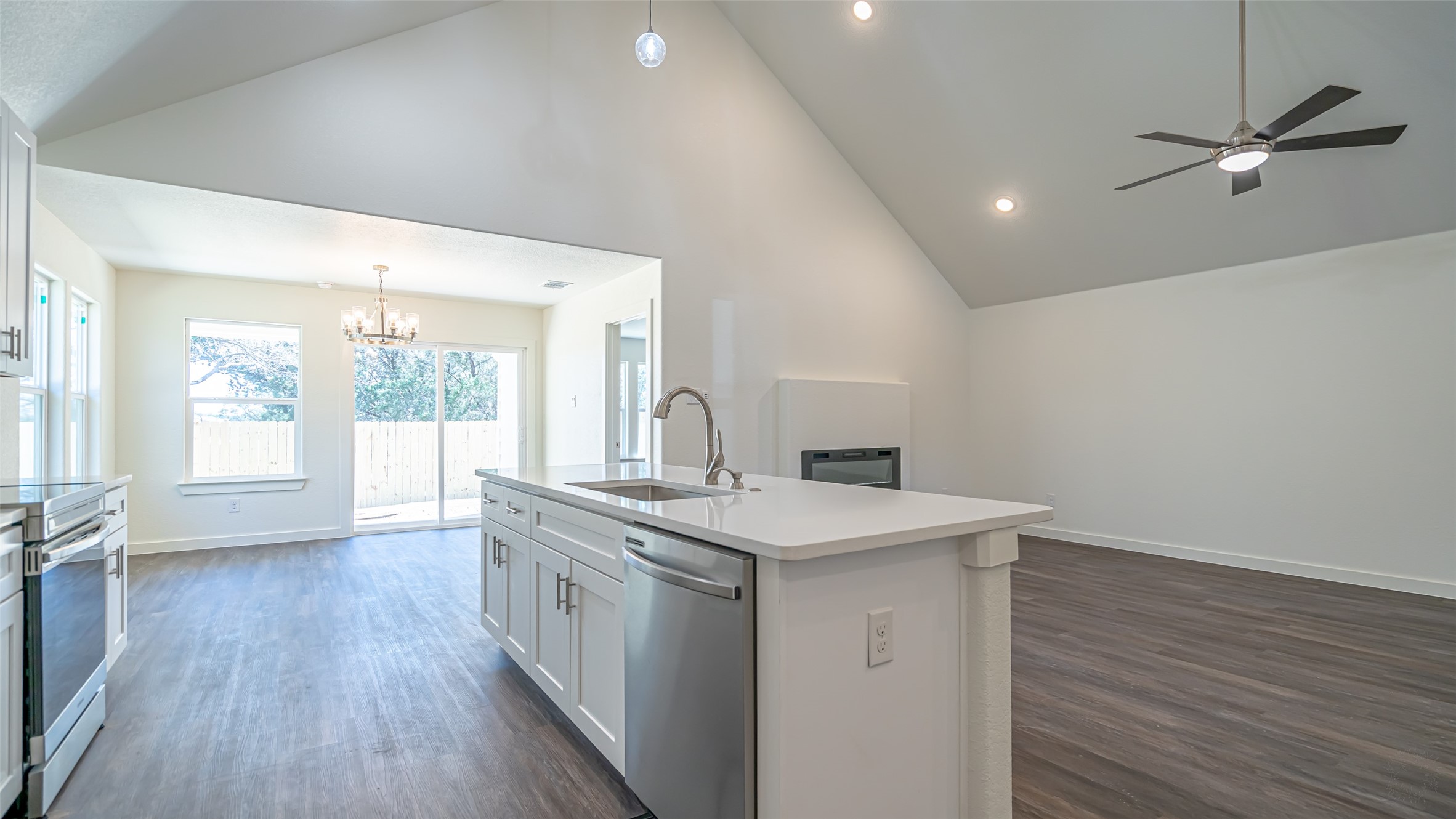 911 Devils River Drive , Granbury, TX, 76048 | 20877400 | Realty Texas LLC