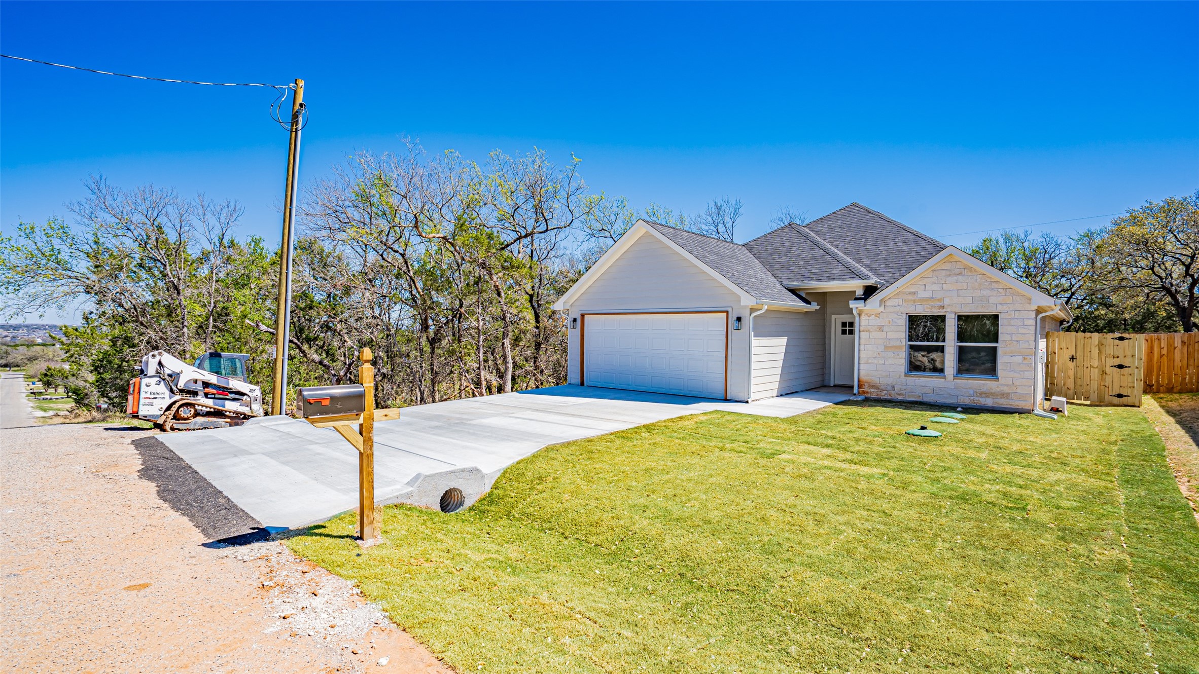 911 Devils River Drive , Granbury, TX, 76048 | 20877400 | Realty Texas LLC