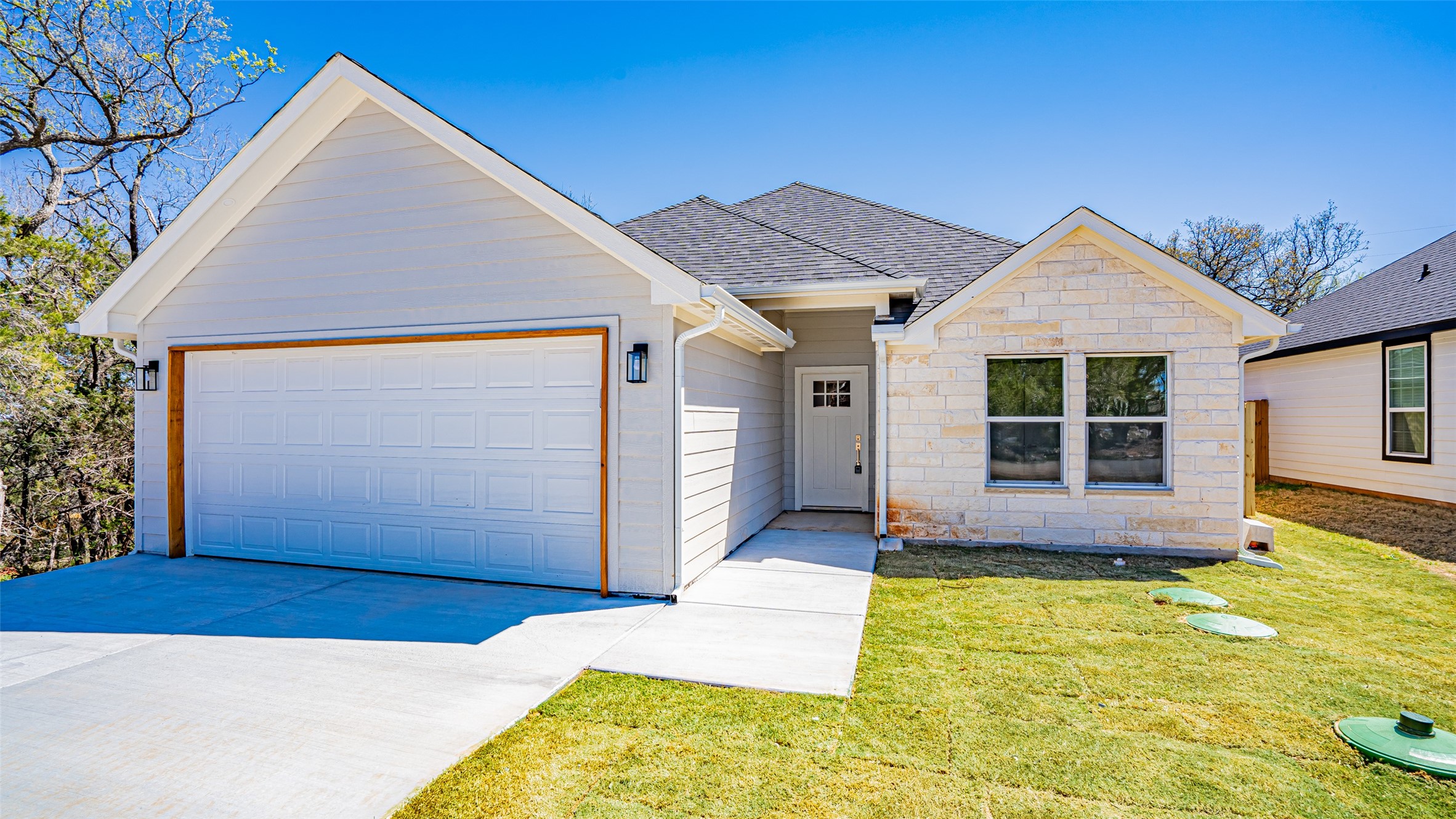 911 Devils River Drive , Granbury, TX, 76048 | 20877400 | Realty Texas LLC