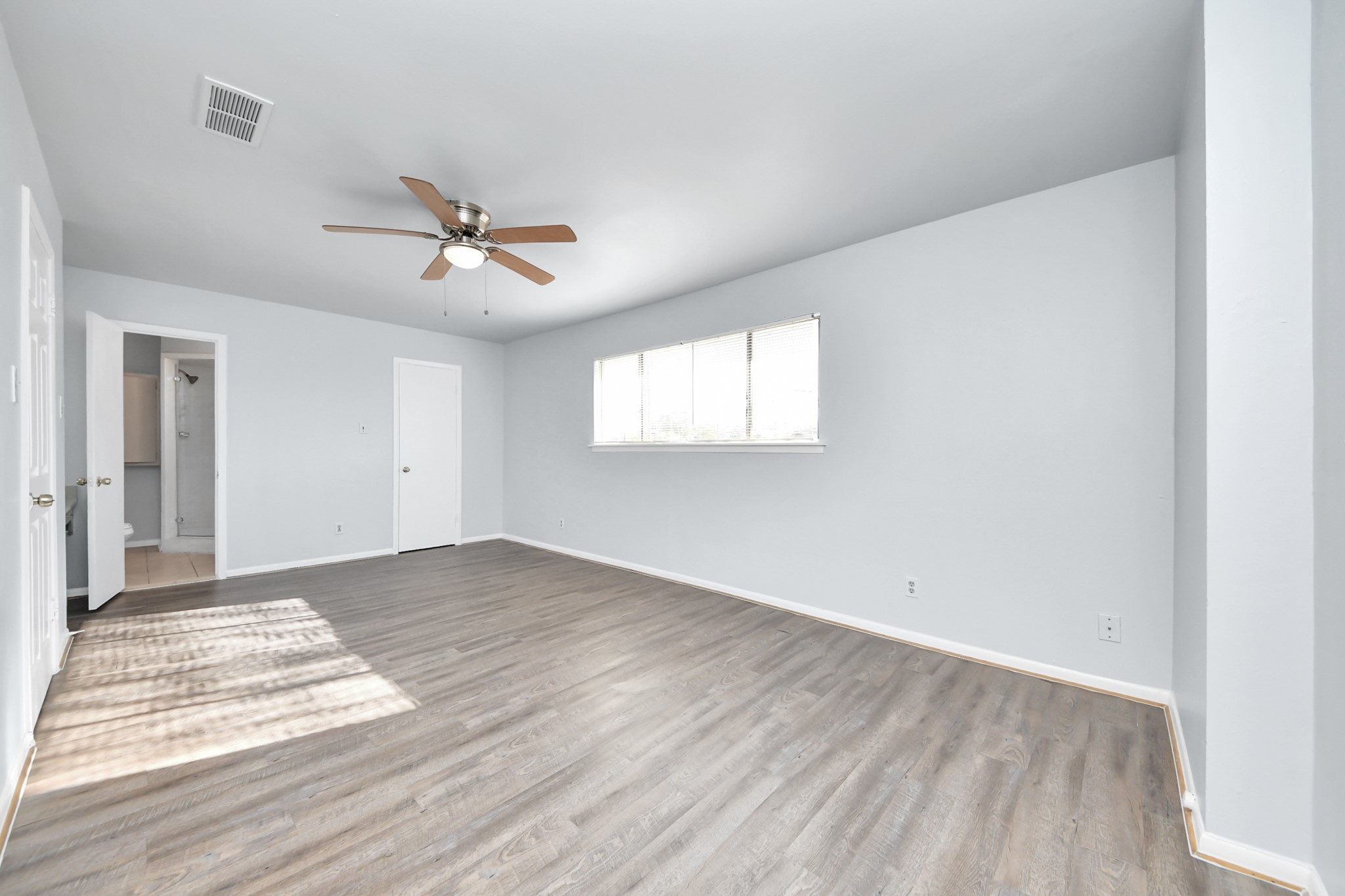 7123 S Gessner Road B , Houston, TX, 77036 | 77138410 | Realty Texas LLC