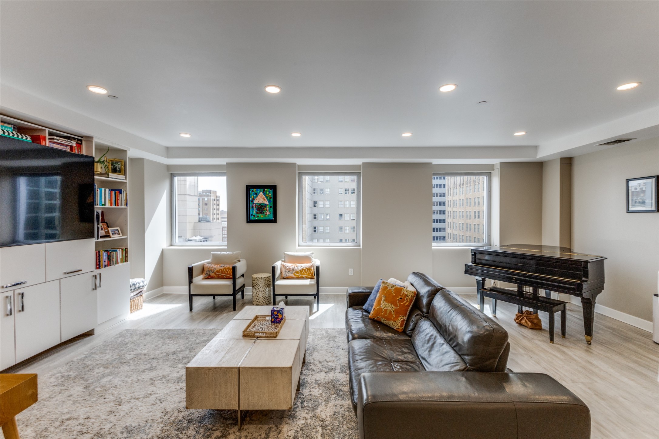 1505 Elm Street 1101 , Dallas, TX, 75201 | 20866695 | Realty Texas LLC