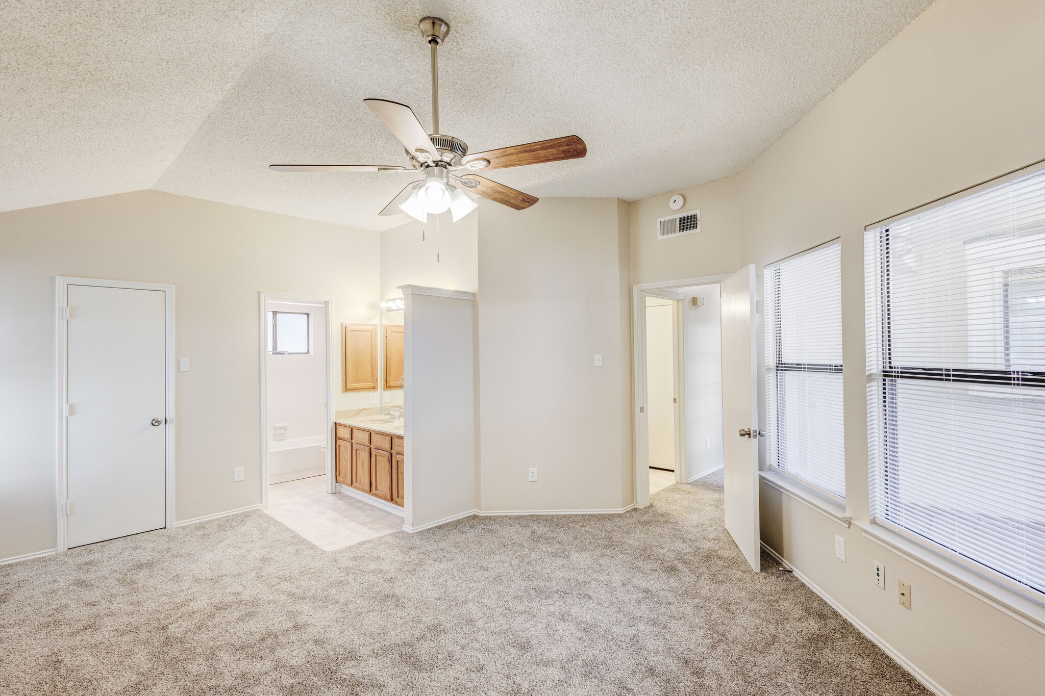 1040 Old Barn Lane , Mesquite, TX, 75149 | 20878638 | Realty Texas LLC