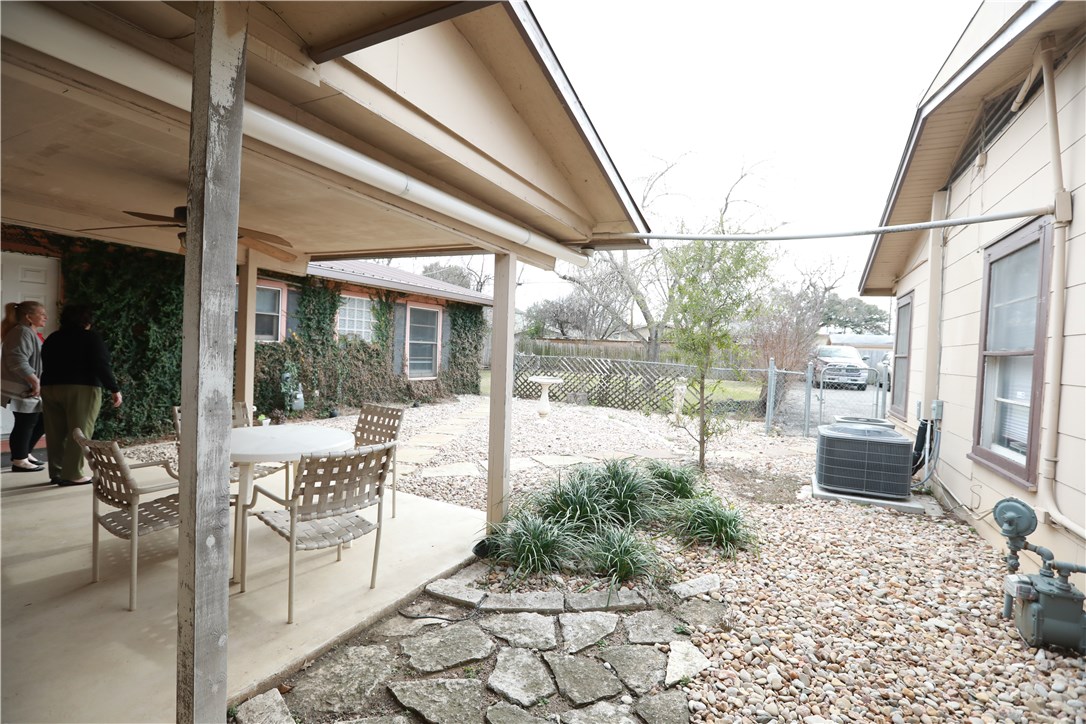 3801 S 1st Street , Austin, TX, 78704 | 4939693 | Realty Texas LLC