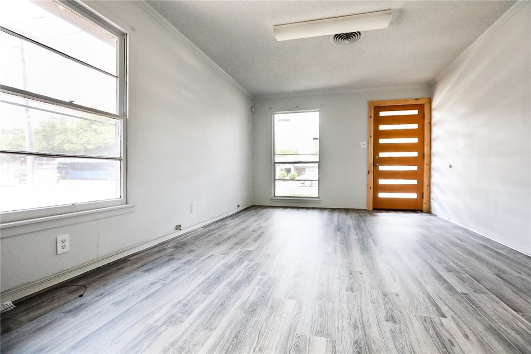 3801 S 1st Street , Austin, TX, 78704 | 4939693 | Realty Texas LLC
