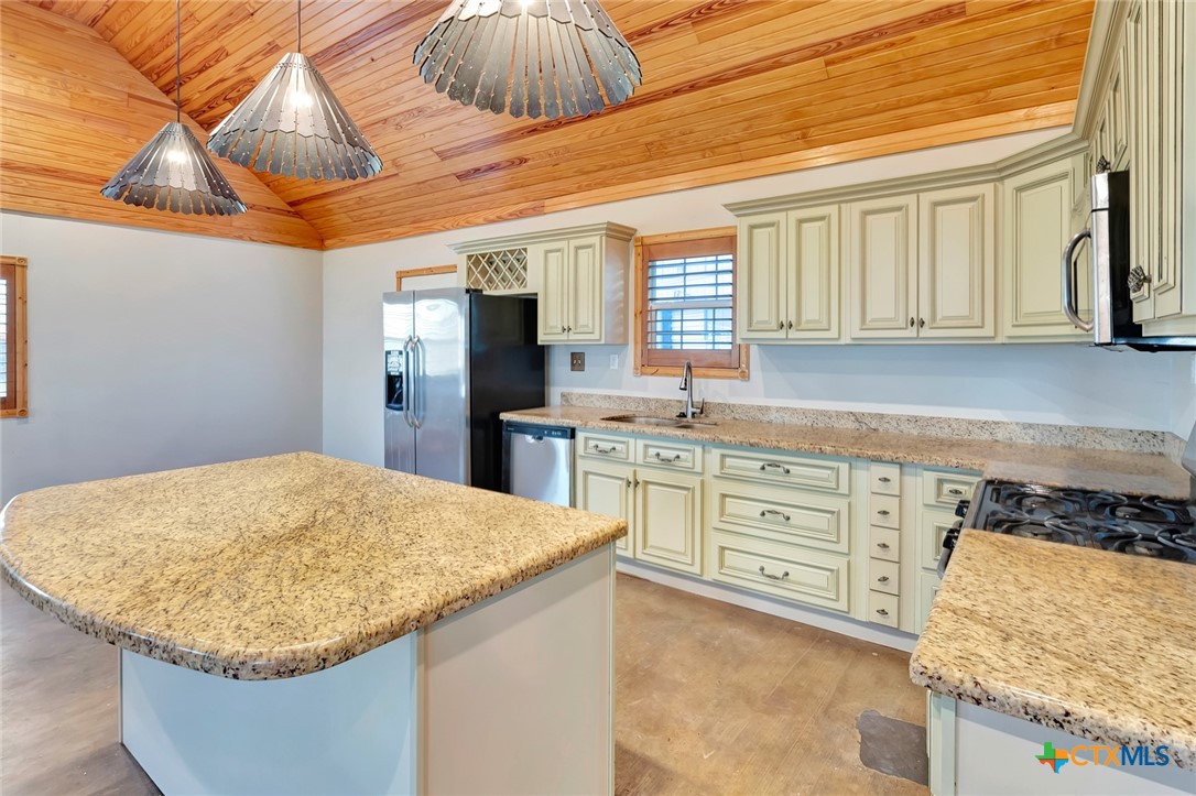 52 N Old Bloomington Road , Victoria, TX, 77905 | 574050 | Realty Texas LLC