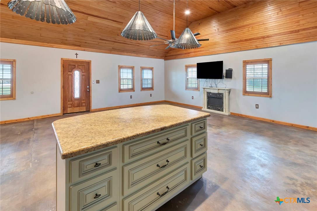 52 N Old Bloomington Road , Victoria, TX, 77905 | 574050 | Realty Texas LLC