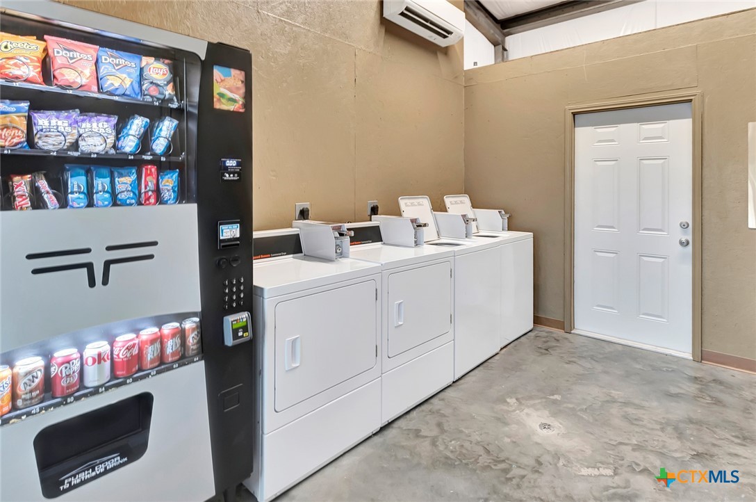 52 N Old Bloomington Road , Victoria, TX, 77905 | 574050 | Realty Texas LLC