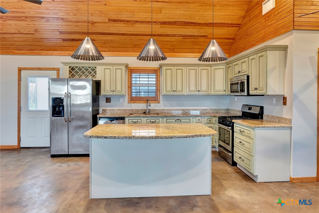 52 N Old Bloomington Road , Victoria, TX, 77905 | 574050 | Realty Texas LLC
