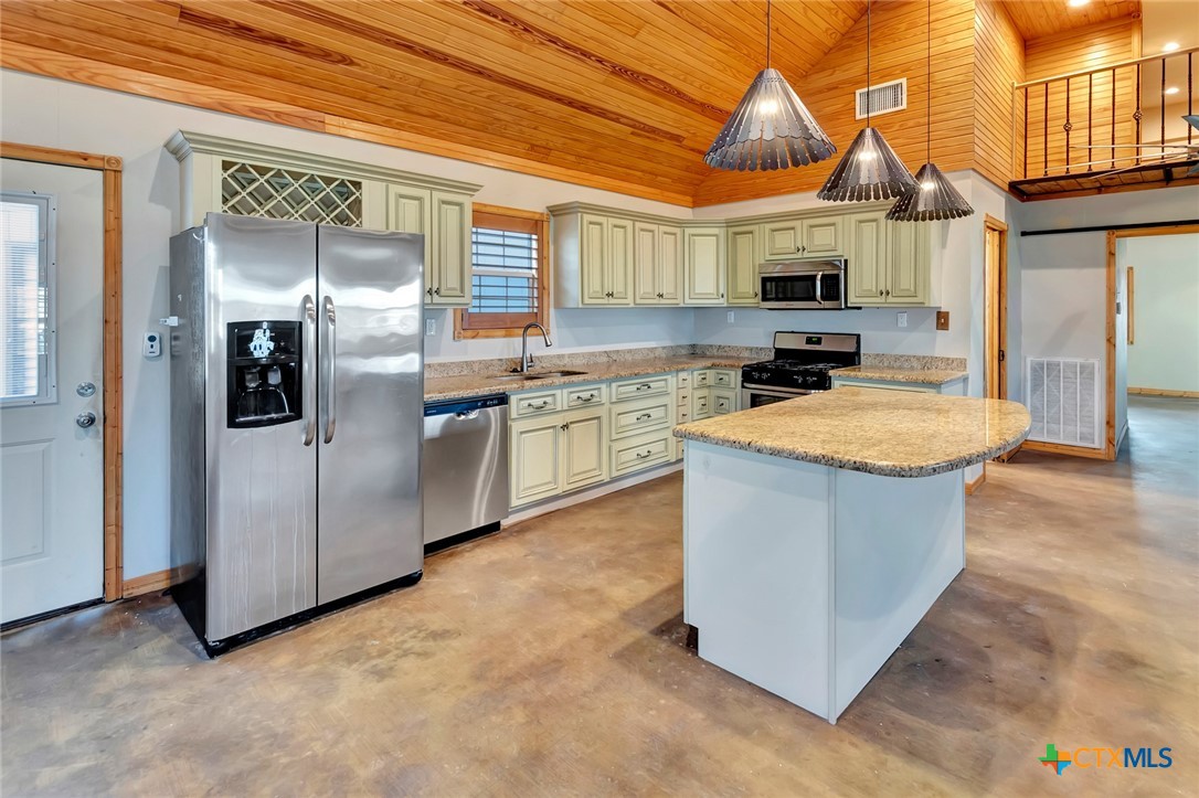 52 N Old Bloomington Road , Victoria, TX, 77905 | 574050 | Realty Texas LLC