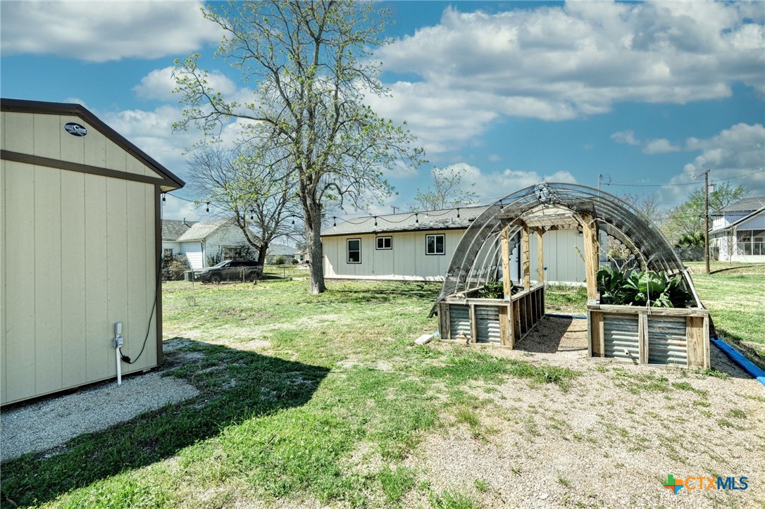 818 Kimbro Street, Taylor, TX, 76574 | 574051 | Realty Texas LLC