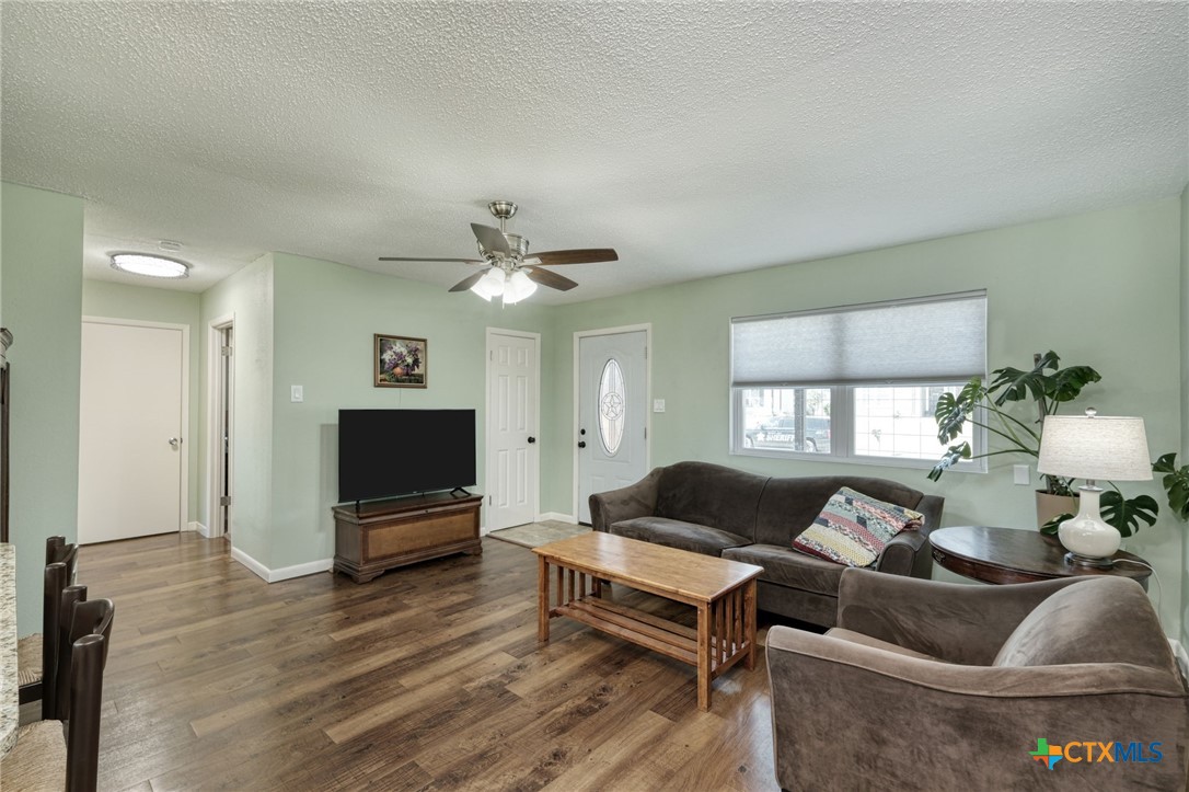 818 Kimbro Street, Taylor, TX, 76574 | 574051 | Realty Texas LLC
