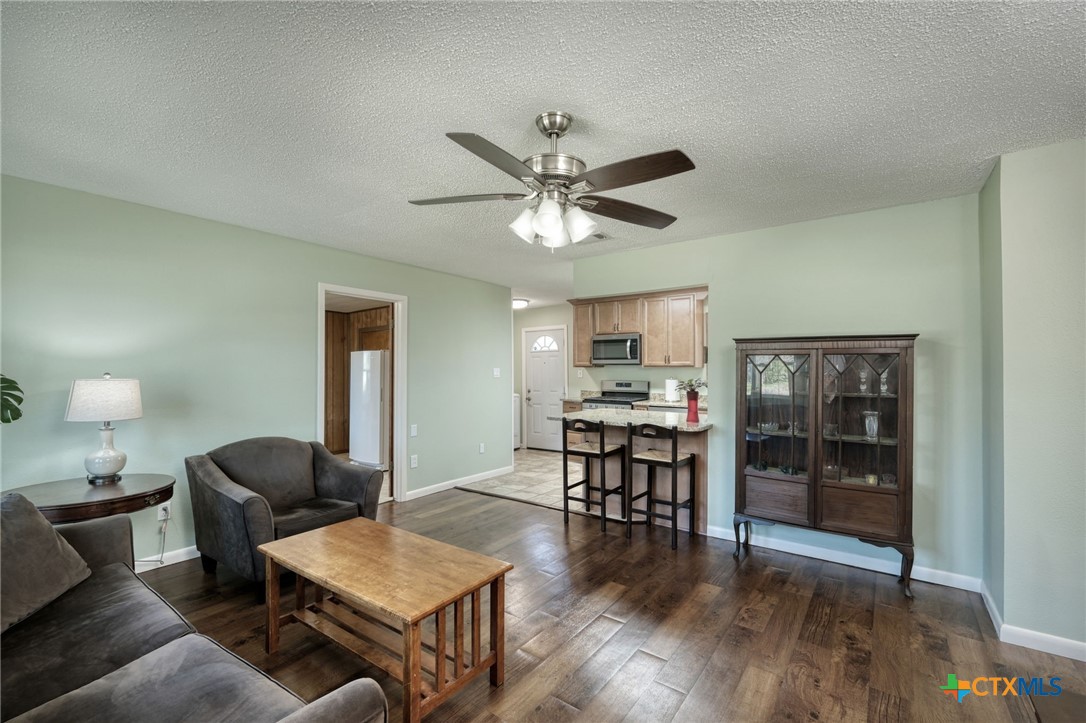 818 Kimbro Street, Taylor, TX, 76574 | 574051 | Realty Texas LLC