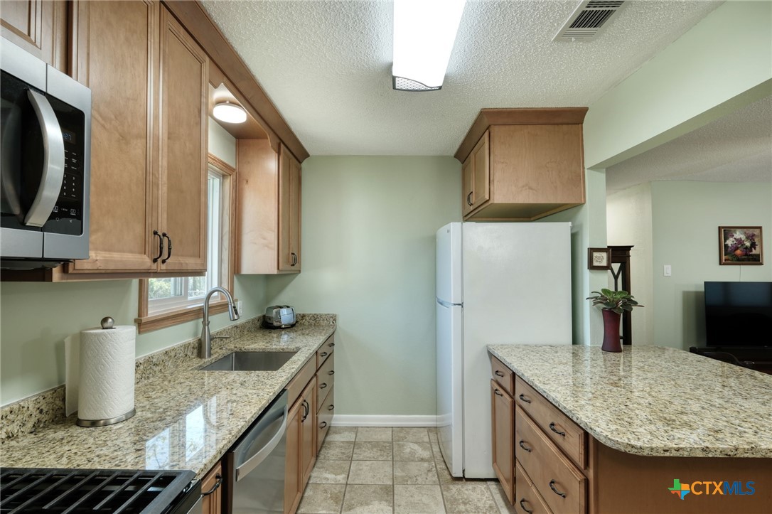 818 Kimbro Street, Taylor, TX, 76574 | 574051 | Realty Texas LLC