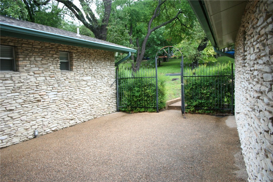 2108 Rabb Road , Austin, TX, 78704 | 2352139 | Realty Texas LLC