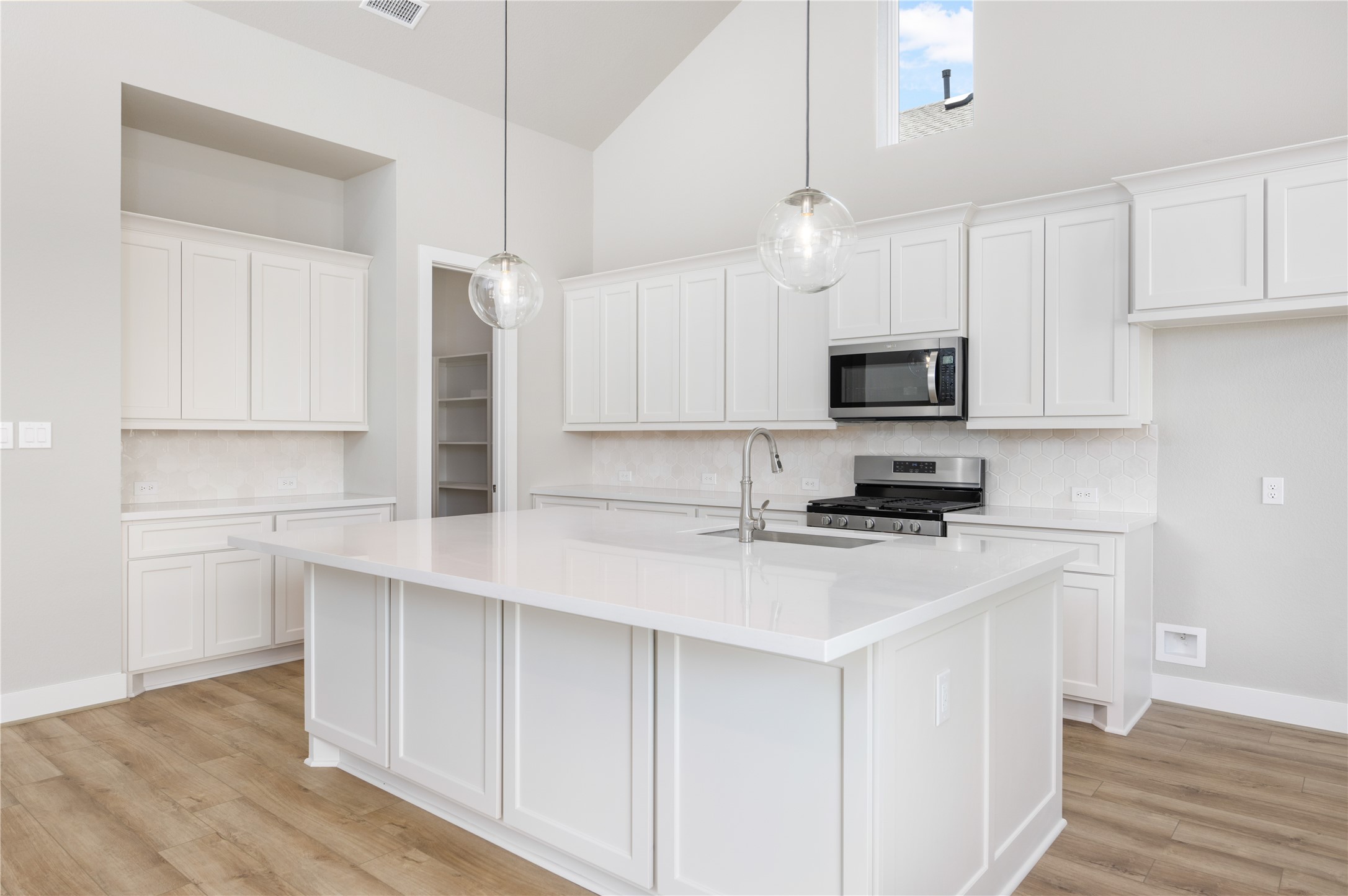 10230 Bison Drive , Iowa Colony, TX, 77578 | 6250648 | Realty Texas LLC
