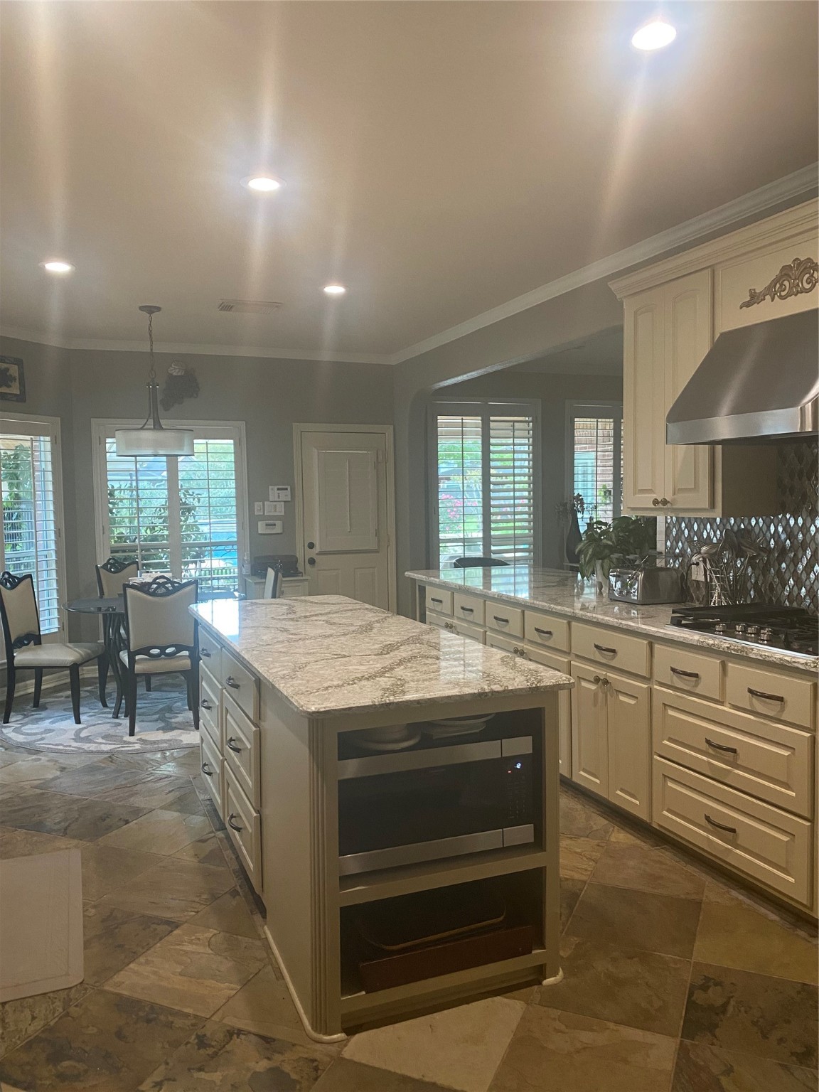 2 Lawton Circle , Sugar Land, TX, 77479 | 88818150 | Realty Texas LLC