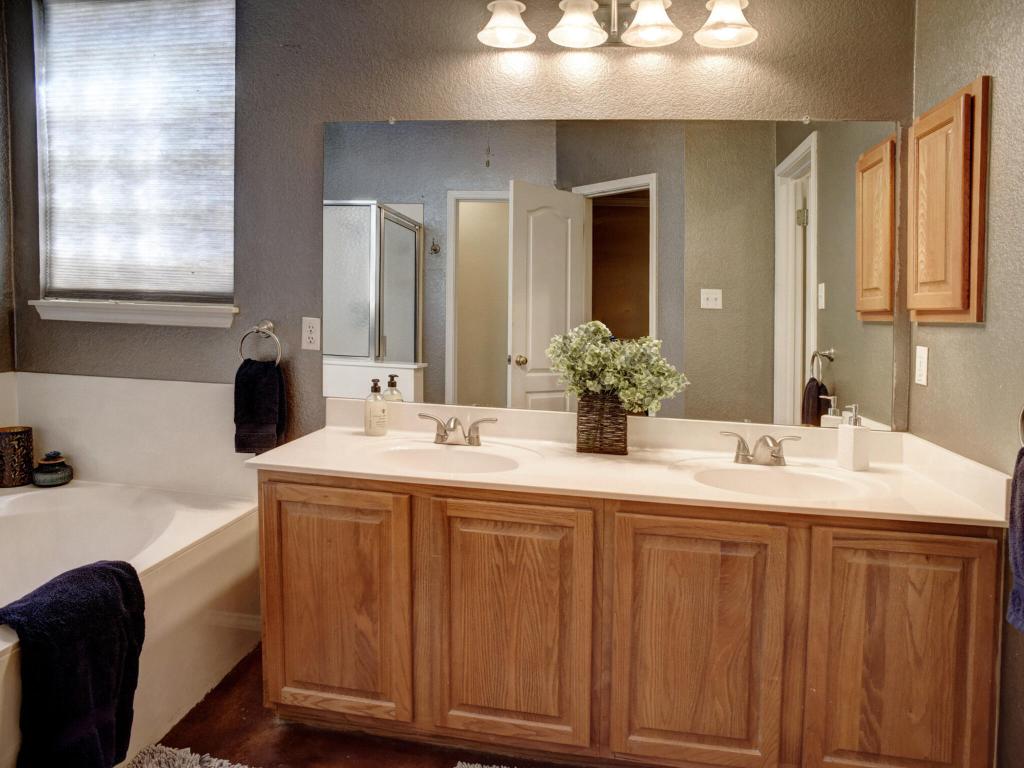408 N Lori Circle , Bastrop, TX, 78602 | 2845408 | Realty Texas LLC
