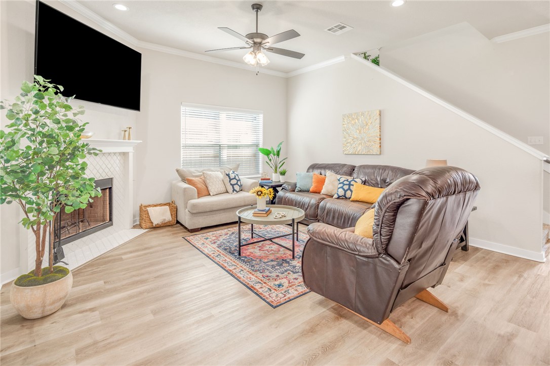 1606 Briscoe Manor Court , College Station, TX, 77845 | 25003727 | Realty Texas LLC