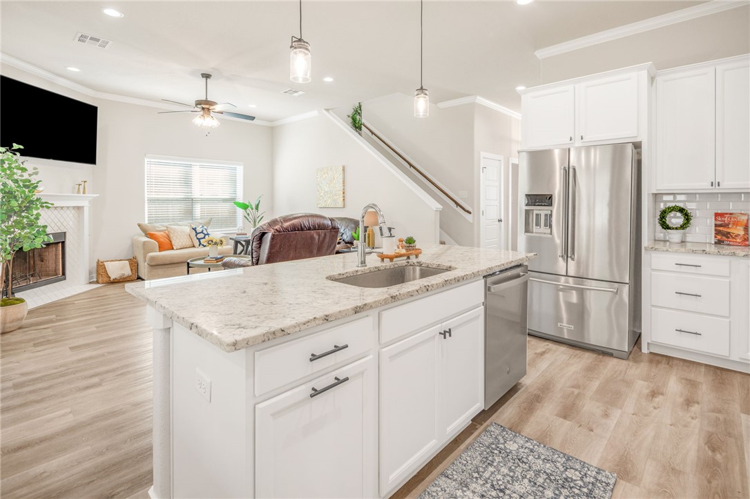 1606 Briscoe Manor Court , College Station, TX, 77845 | 25003727 | Realty Texas LLC