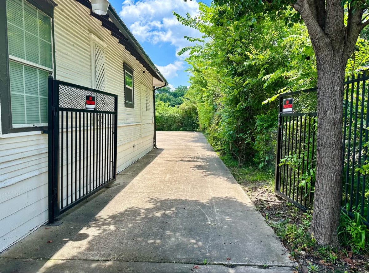 210 W Pembroke Avenue , Dallas, TX, 75208 | 20882393 | Realty Texas LLC
