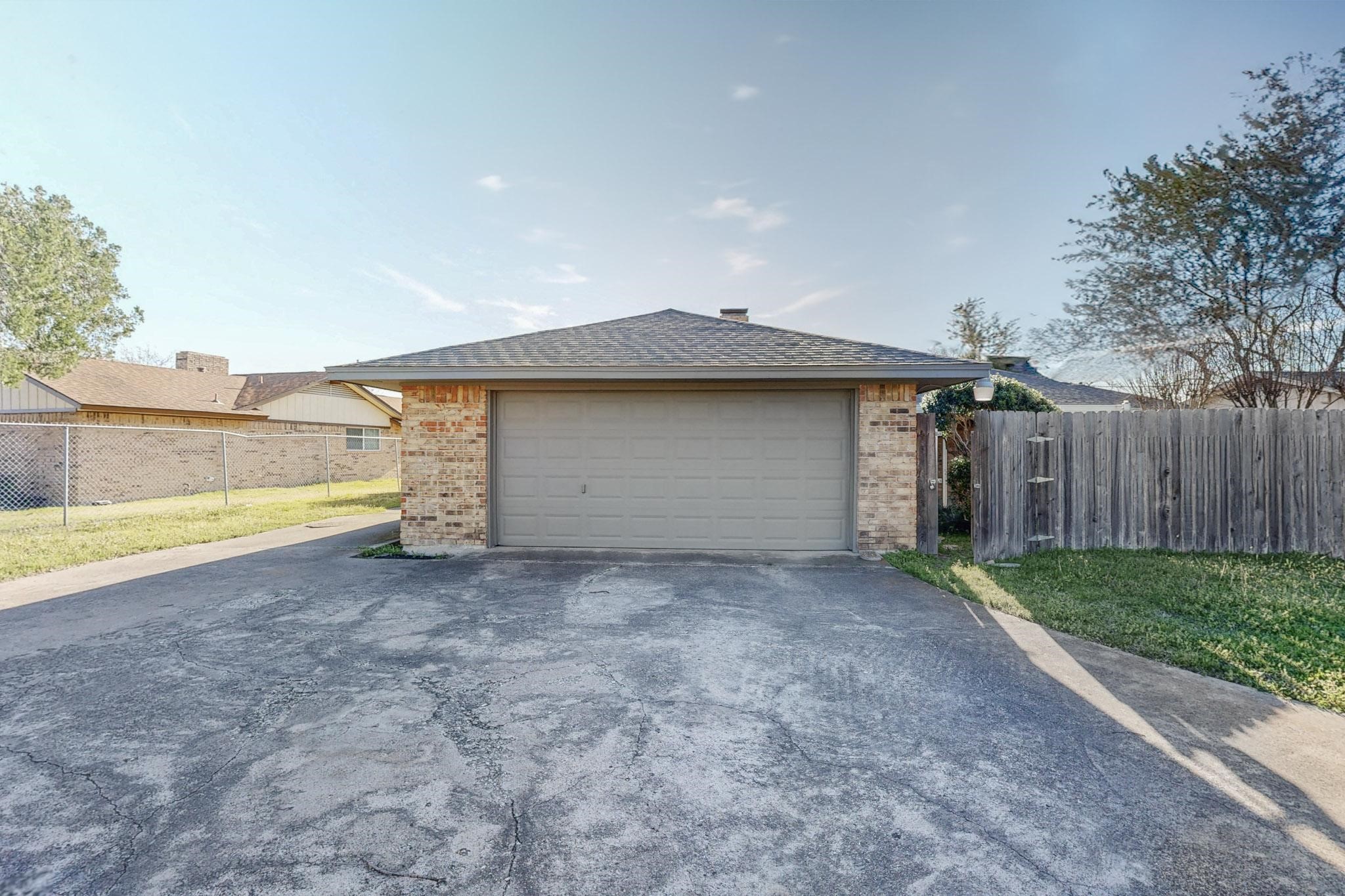 6529 Braddock Place , Dallas, TX, 75232 | 20882451 | Realty Texas LLC