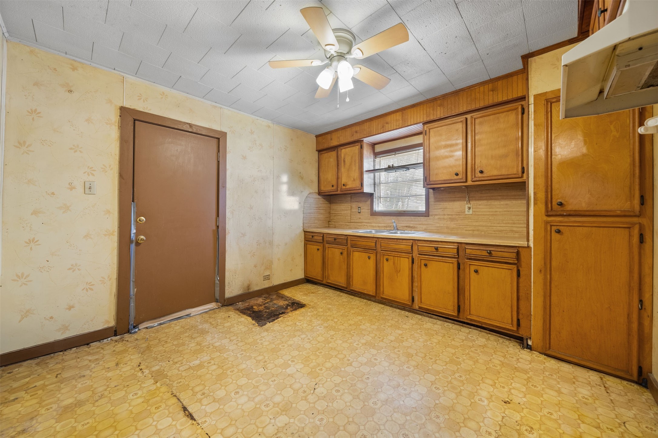 605 Denby Street , Baytown, TX, 77520 | 42286974 | Realty Texas LLC
