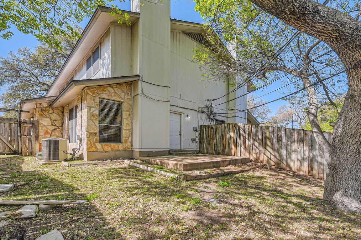 1303 Camp Craft Road C , West Lake Hills, TX, 78746 | 6669411 | Realty Texas LLC