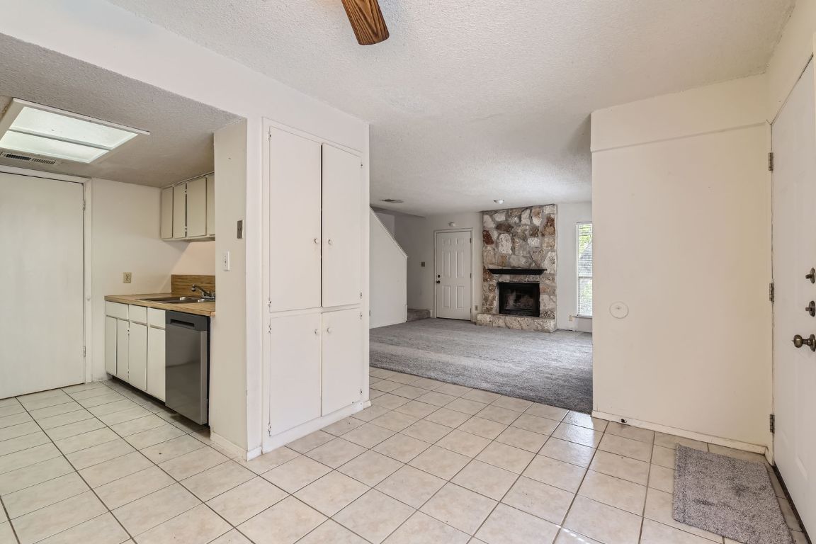 1303 Camp Craft Road C , West Lake Hills, TX, 78746 | 6669411 | Realty Texas LLC