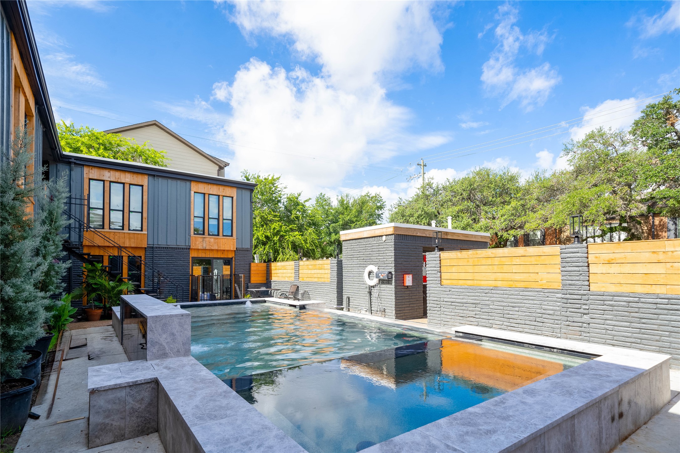 2703 Mason St , Houston, TX, 77006 | 96018909 | Realty Texas LLC
