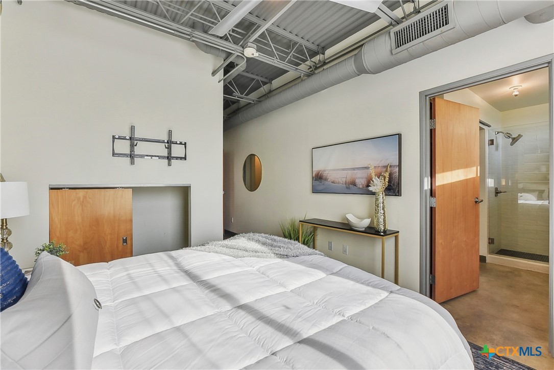 4801 S Congress Avenue Q5 , Austin, TX, 78745 | 574113 | Realty Texas LLC