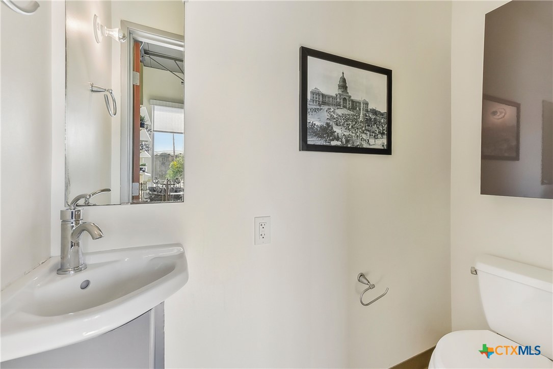 4801 S Congress Avenue Q5 , Austin, TX, 78745 | 574113 | Realty Texas LLC