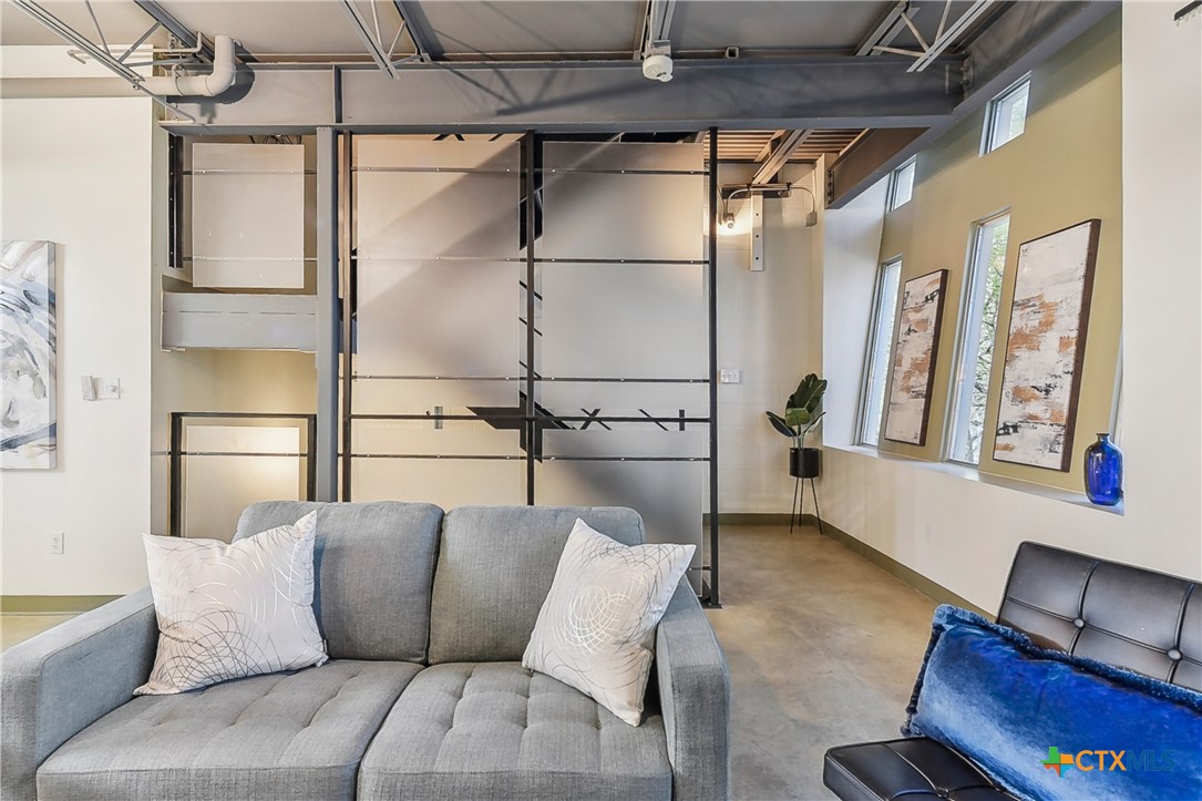 4801 S Congress Avenue Q5 , Austin, TX, 78745 | 574113 | Realty Texas LLC